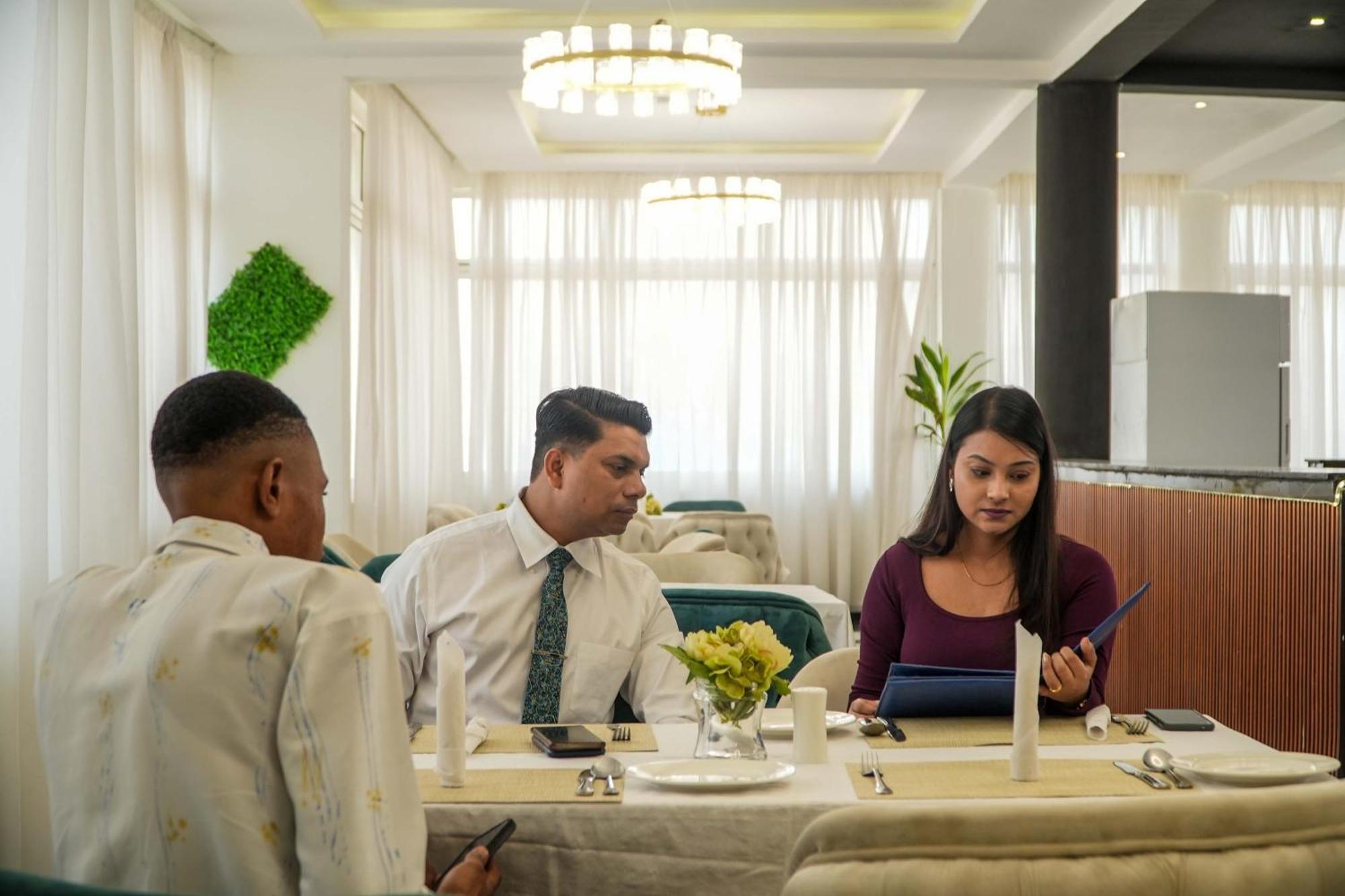 Amor Hotels Abuja Extérieur photo